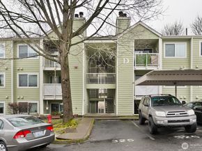 975 Aberdeen Avenue NE D203, Renton WA 98056