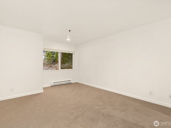 975 Aberdeen Avenue NE D203, Renton WA 98056