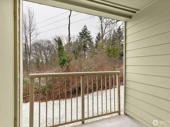 975 Aberdeen Avenue NE D203, Renton WA 98056
