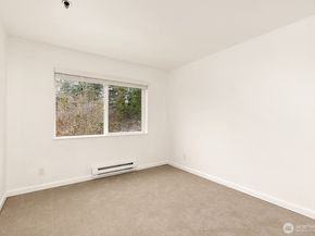 975 Aberdeen Avenue NE D203, Renton WA 98056