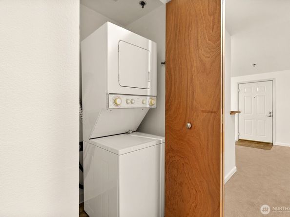 975 Aberdeen Avenue NE D203, Renton WA 98056