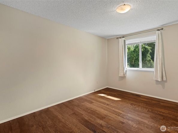 20065 Regin Court NE, Poulsbo WA 98370