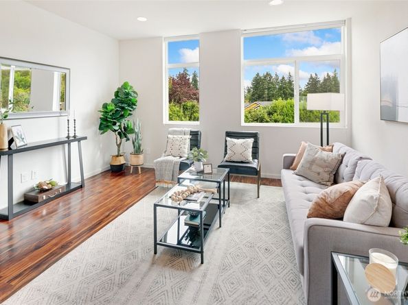14308 Midvale Avenue N, Seattle WA 98133