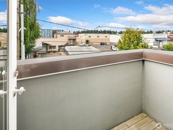 14308 Midvale Avenue N, Seattle WA 98133