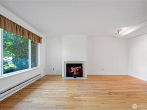 17050 Northup Way 5, Bellevue WA 98008