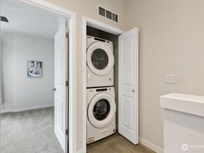 966 6th Walk NE, Issaquah WA 98029