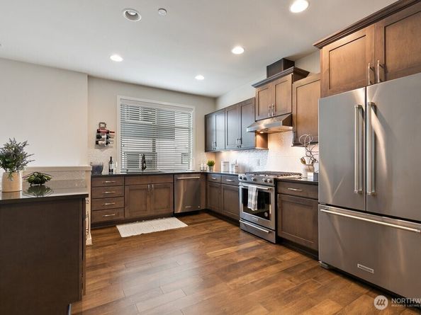 966 6th Walk NE, Issaquah WA 98029