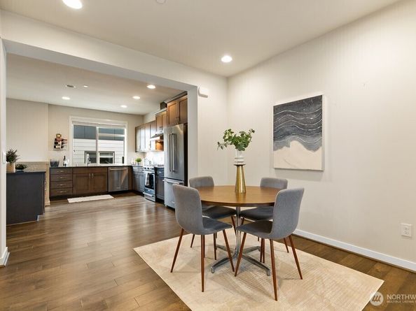 966 6th Walk NE, Issaquah WA 98029