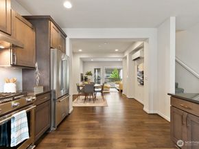 966 6th Walk NE, Issaquah WA 98029