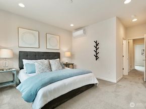 966 6th Walk NE, Issaquah WA 98029