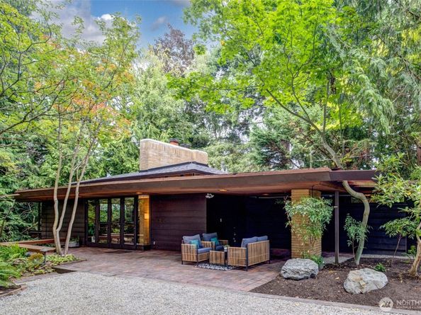 4030 NE 104th Street, Seattle WA 98125