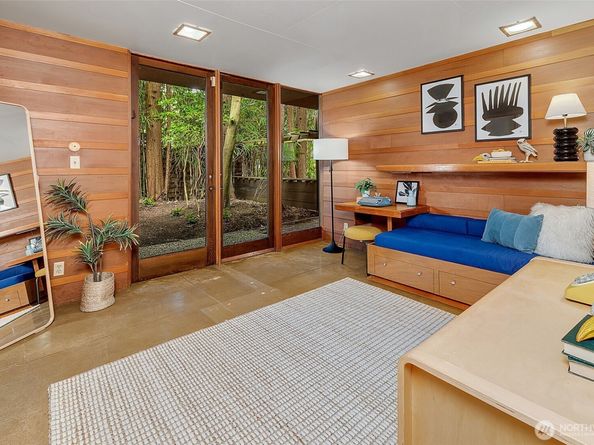 4030 NE 104th Street, Seattle WA 98125