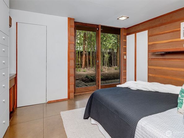 4030 NE 104th Street, Seattle WA 98125