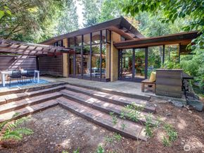 4030 NE 104th Street, Seattle WA 98125