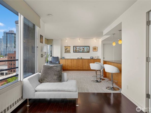 2125 1st Avenue 802, Seattle WA 98121