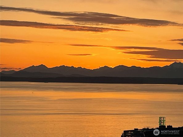 2125 1st Avenue 802, Seattle WA 98121