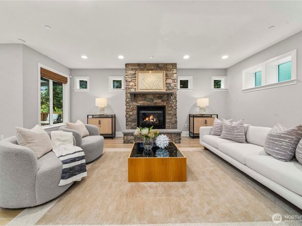 15511 SE 16th Street, Bellevue WA 98007