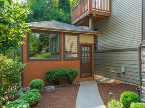 15511 SE 16th Street, Bellevue WA 98007