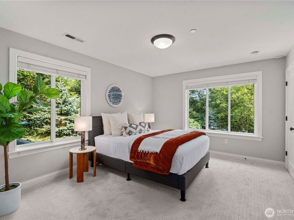 15511 SE 16th Street, Bellevue WA 98007