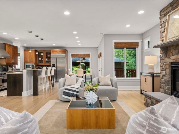 15511 SE 16th Street, Bellevue WA 98007