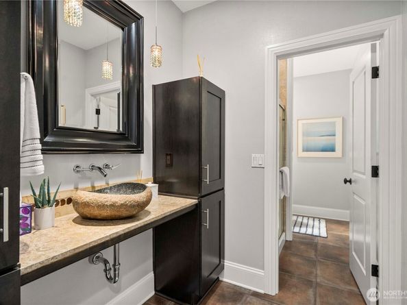 15511 SE 16th Street, Bellevue WA 98007