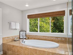 15511 SE 16th Street, Bellevue WA 98007