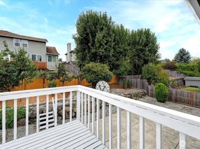 32837 17th Avenue SW, Federal Way WA 98023