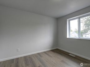 32837 17th Avenue SW, Federal Way WA 98023