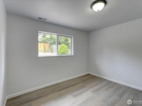 32837 17th Avenue SW, Federal Way WA 98023