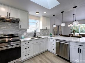 32837 17th Avenue SW, Federal Way WA 98023