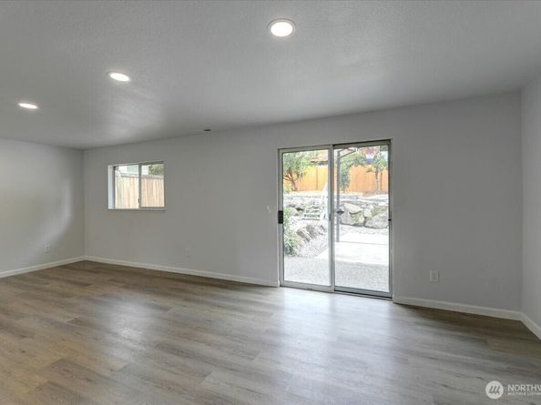 32837 17th Avenue SW, Federal Way WA 98023