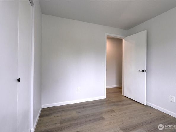 32837 17th Avenue SW, Federal Way WA 98023