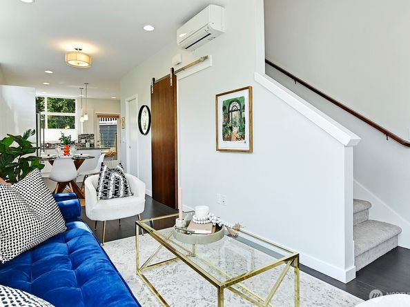 1159 NE 55th Street, Seattle WA 98105