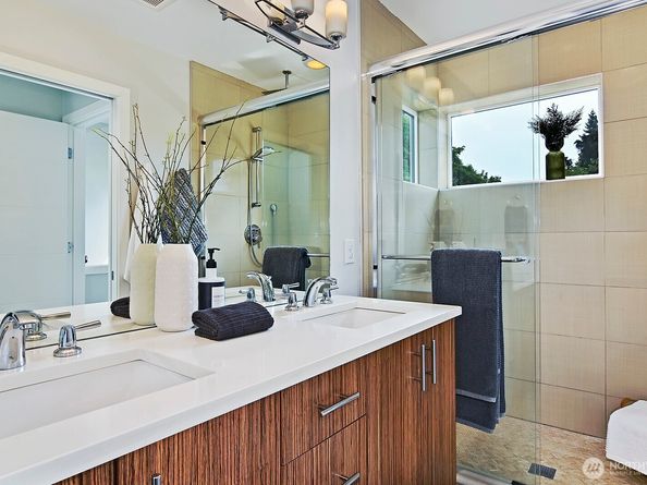 1159 NE 55th Street, Seattle WA 98105