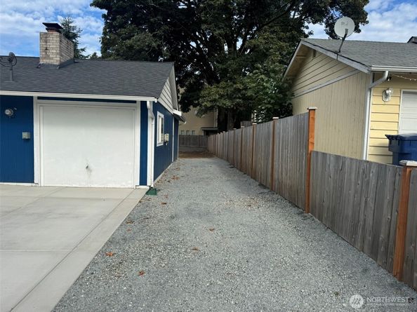14616 Ash Way, Lynnwood WA 98087