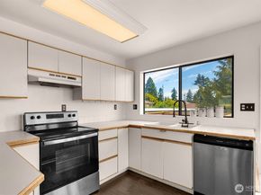 20816 7th Avenue S, Des Moines WA 98198