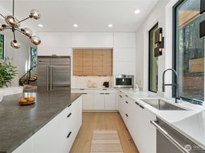17720 SE 63rd Place, Bellevue WA 98006