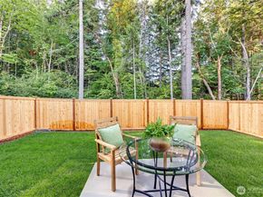 102 NE Shadowhawk Lane, Bremerton WA 98311