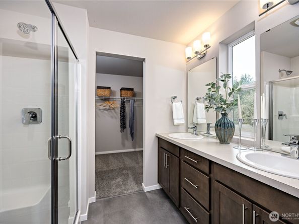102 NE Shadowhawk Lane, Bremerton WA 98311
