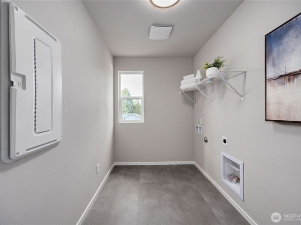102 NE Shadowhawk Lane, Bremerton WA 98311