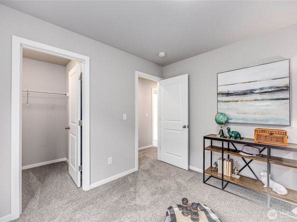102 NE Shadowhawk Lane, Bremerton WA 98311
