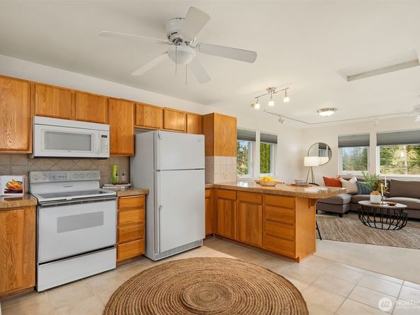 405 240th Street SW, Bothell WA 98021