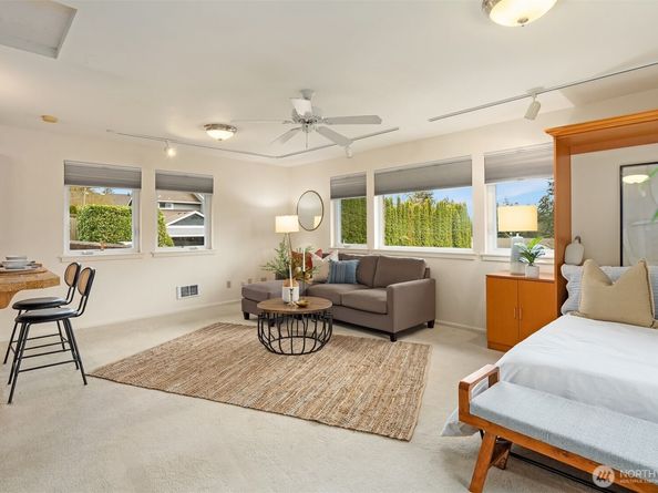405 240th Street SW, Bothell WA 98021