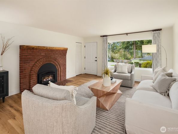405 240th Street SW, Bothell WA 98021