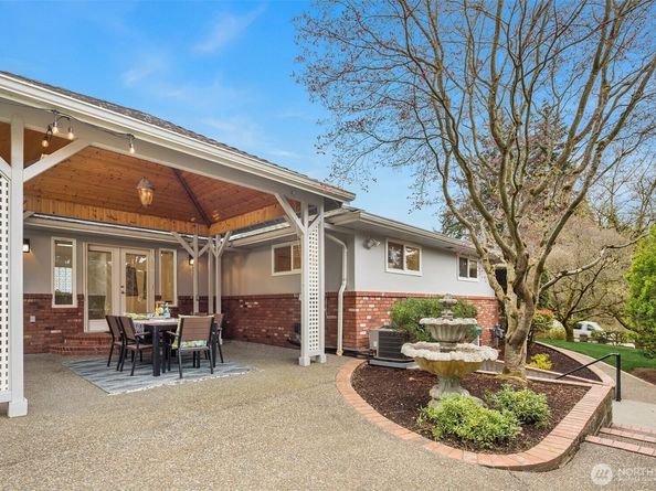 405 240th Street SW, Bothell WA 98021