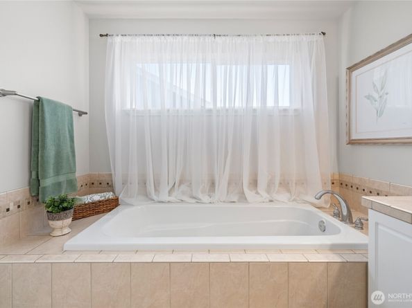 13665 NE 203rd Street, Woodinville WA 98072