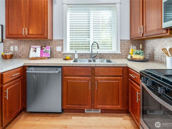 13665 NE 203rd Street, Woodinville WA 98072