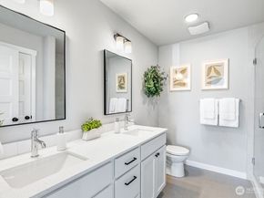 15726 40TH Avenue W C1, Lynnwood WA 98087