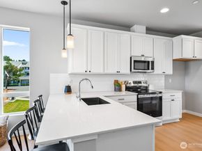 15726 40TH Avenue W C1, Lynnwood WA 98087