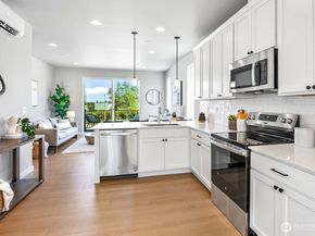15726 40TH Avenue W C1, Lynnwood WA 98087